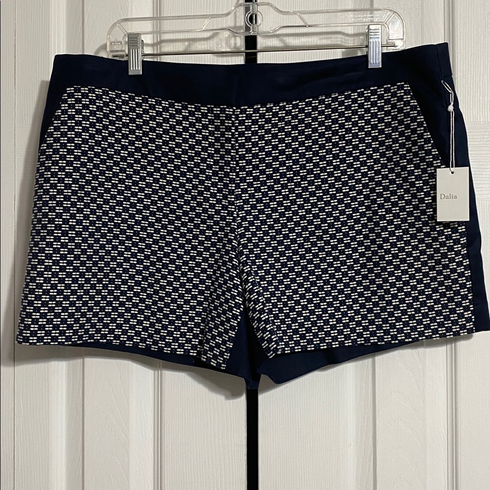 Dalia NWT cotton blend shorts size 14